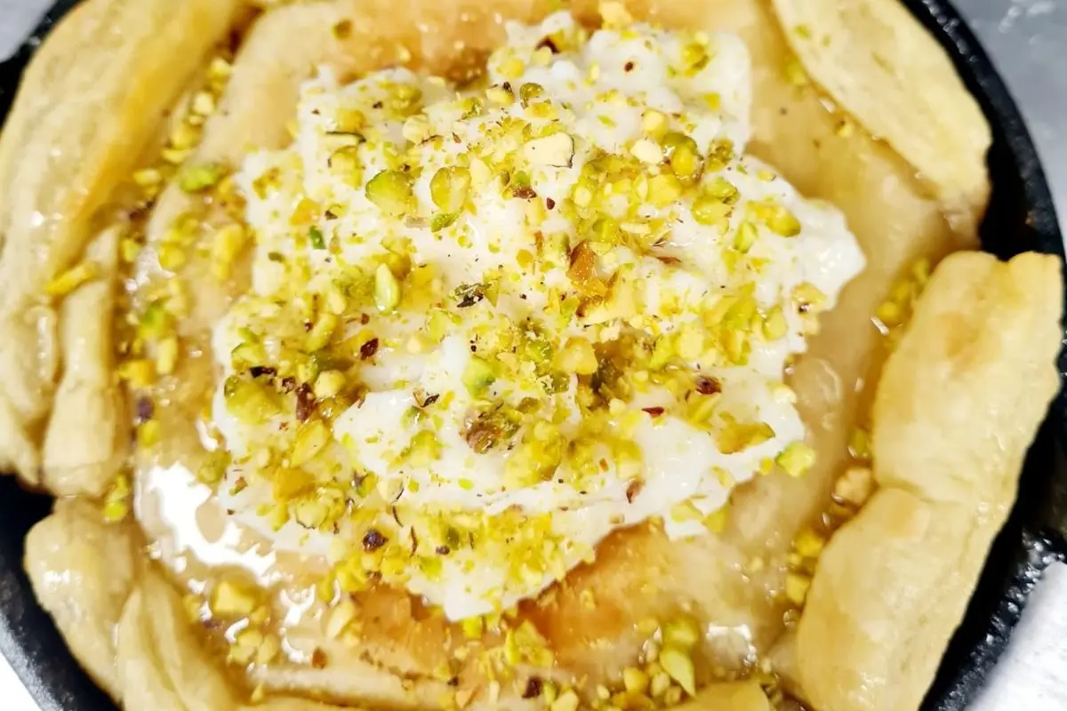 Puff of Fresh Crème with Pistachio